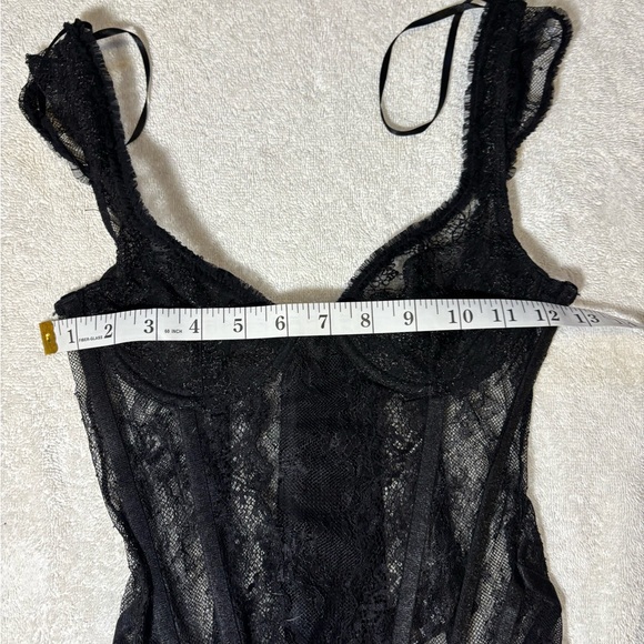 Lioness Black Lace Bustier - Picture 5 of 5